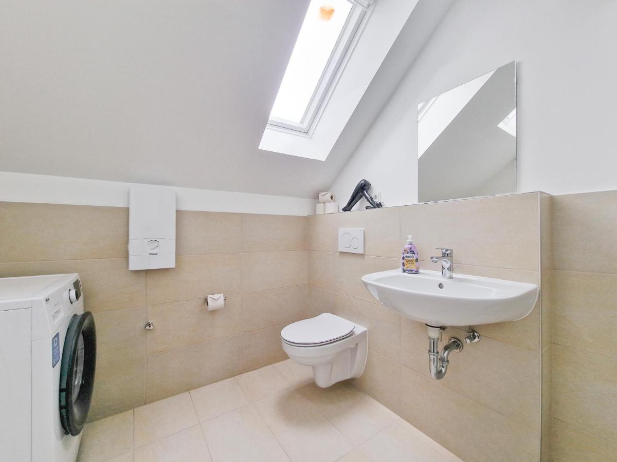 Raj Living - 1 Or 3 Room Apartments - 20 Min Messe Dus And Old Town Dus Дюссельдорф Екстер'єр фото